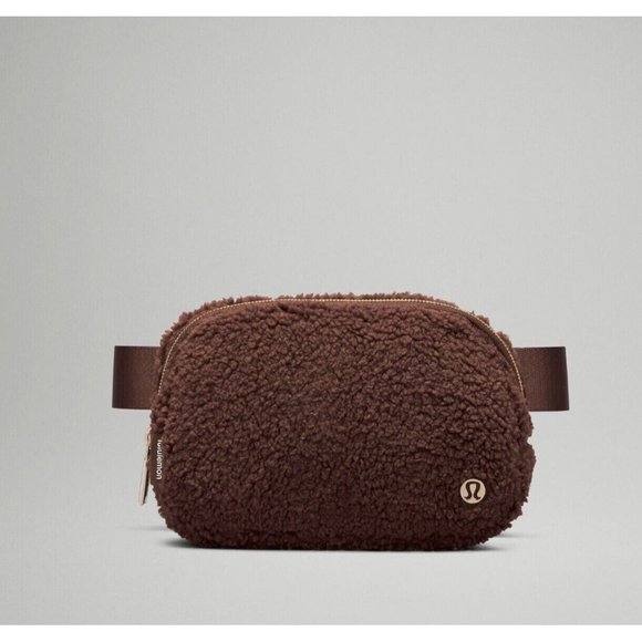 Lululemon Everywhere Belt Bag Fleece Brown Earth/ Gold 1L One Size NWT - Picture 1 of 7
